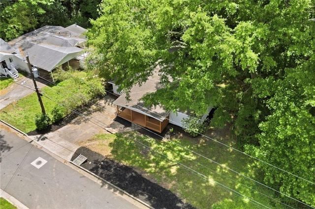 866 Wells Circle SE, Smyrna, GA 30080
