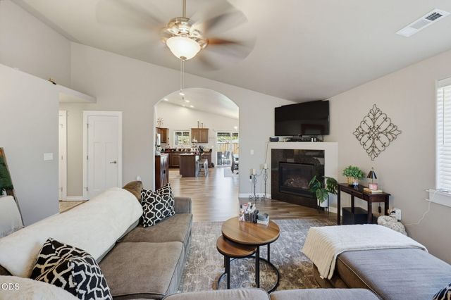 2210 Westwood Drive, Medford, OR 97501