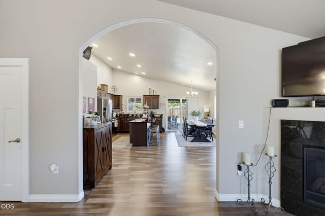 2210 Westwood Drive, Medford, OR 97501