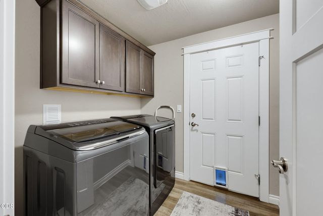 2210 Westwood Drive, Medford, OR 97501