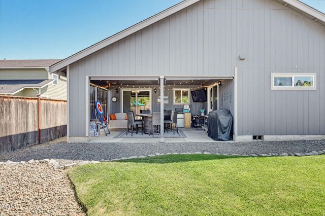 2210 Westwood Drive, Medford, OR 97501