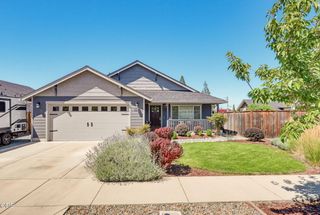 2210 Westwood Drive, Medford, OR 97501