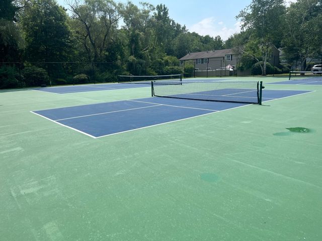 27 Village Rock Lane 22, Natick, MA 01760