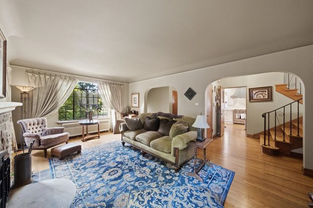 327 Selborne Road, Riverside, IL 60546