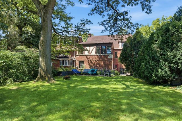 327 Selborne Road, Riverside, IL 60546