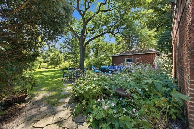 327 Selborne Road, Riverside, IL 60546