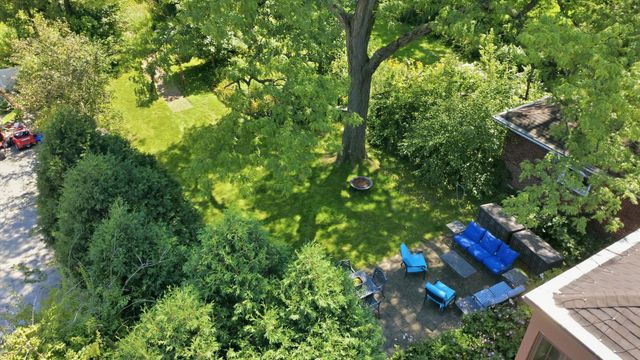 327 Selborne Road, Riverside, IL 60546