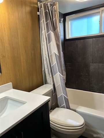 6714 Bitteroot Lane, Berkeley, MO 63134