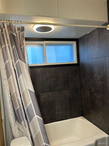 6714 Bitteroot Lane, Berkeley, MO 63134