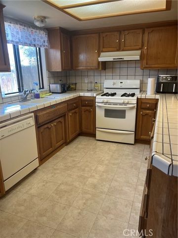 8873 Holly, California City, CA 93505