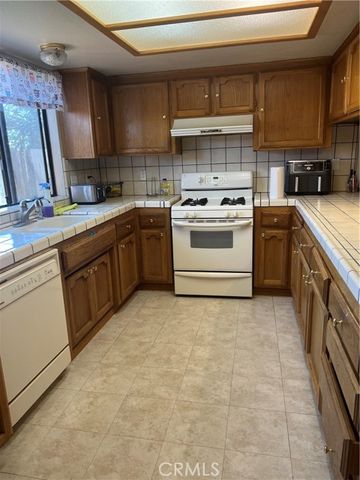 8873 Holly, California City, CA 93505