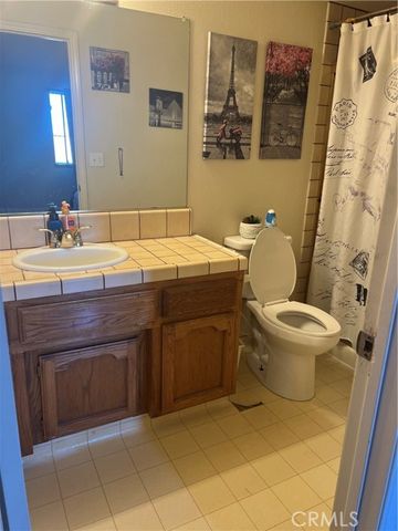 8873 Holly, California City, CA 93505