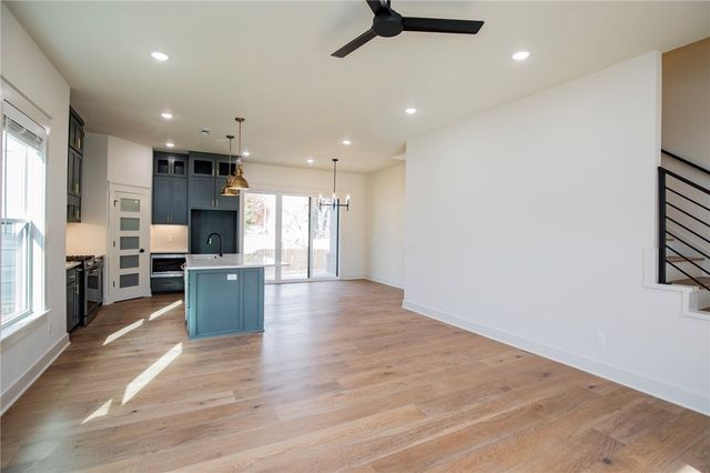 2327 W Seminole Drive, Rogers, AR 72758