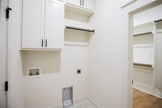 2327 W Seminole Drive, Rogers, AR 72758