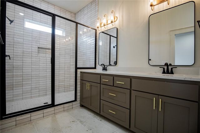 2327 W Seminole Drive, Rogers, AR 72758