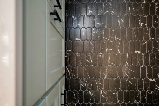 2327 W Seminole Drive, Rogers, AR 72758