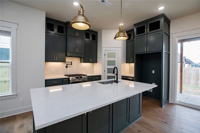 2327 W Seminole Drive, Rogers, AR 72758