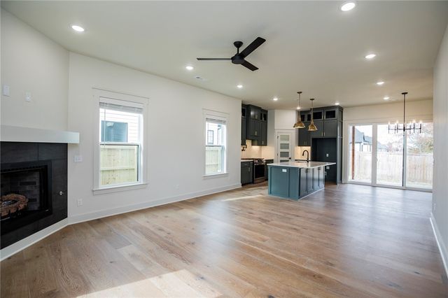 2327 W Seminole Drive, Rogers, AR 72758