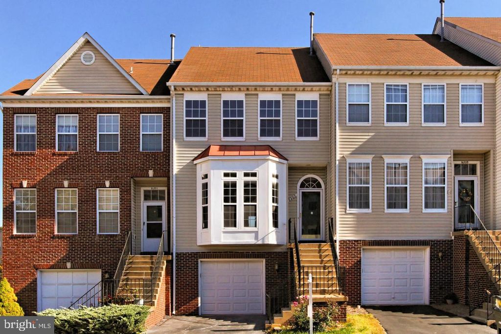 6203 FROSTY WINTER CT, Centreville, VA 20120