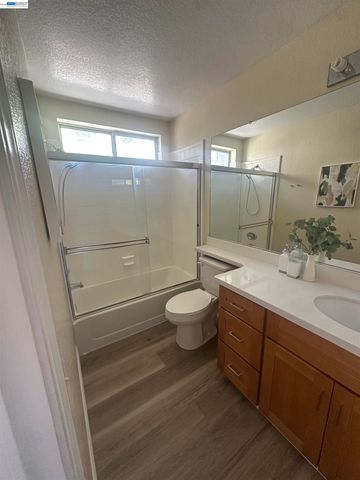 7511 Oxford Cir., Dublin, CA 94568