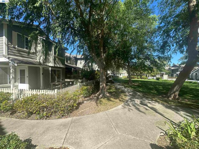 7511 Oxford Cir., Dublin, CA 94568