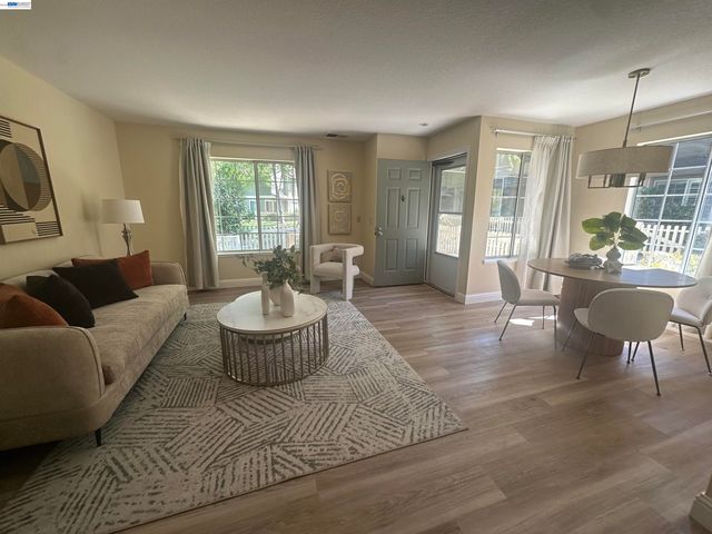 7511 Oxford Cir., Dublin, CA 94568