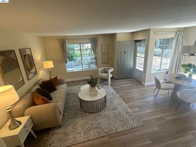 7511 Oxford Cir., Dublin, CA 94568