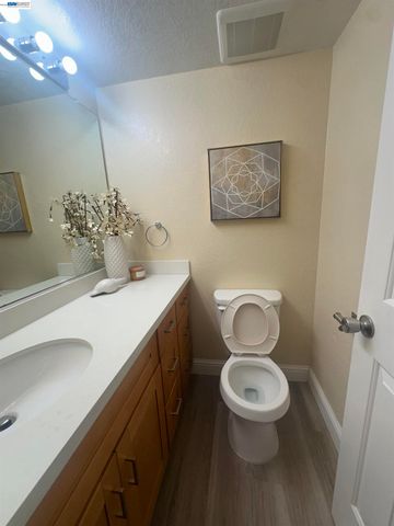 7511 Oxford Cir., Dublin, CA 94568