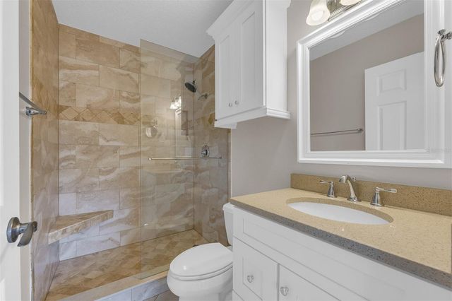 110 N TREMAIN STREET 209, Mount Dora, FL 32757