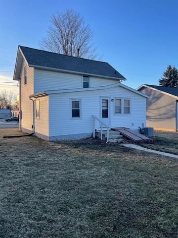 812 NE 5th Ave. Avenue, Independence, IA 50644