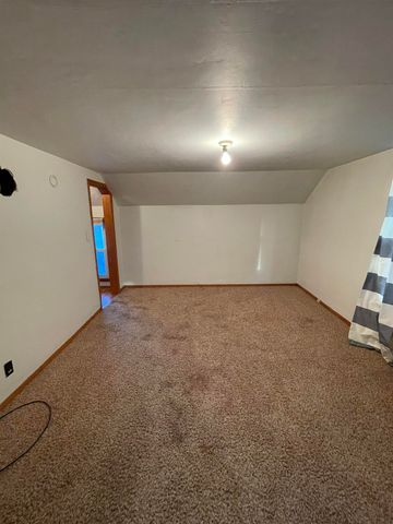 812 NE 5th Ave. Avenue, Independence, IA 50644