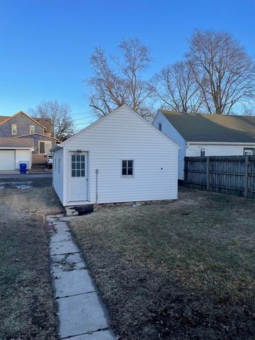 812 NE 5th Ave. Avenue, Independence, IA 50644