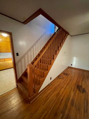 812 NE 5th Ave. Avenue, Independence, IA 50644