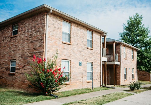 112 Ballygar St Apt C, Clarksville, TN 37043
