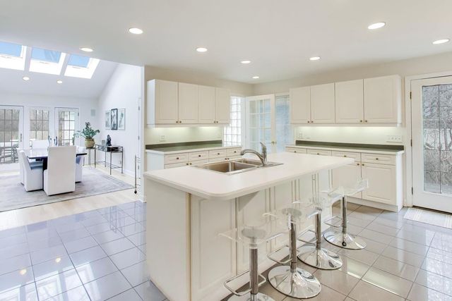 180 Westview Road, Winnetka, IL 60093