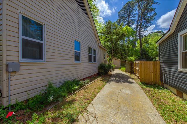 627 Robinson Place, Shreveport, LA 71104