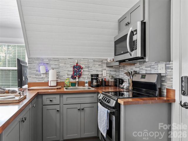 5 Fieldtop Lane, Arden, NC 28704