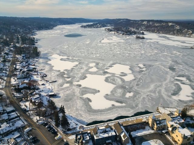 96 E Shore Trl, Sparta Twp., NJ 07871