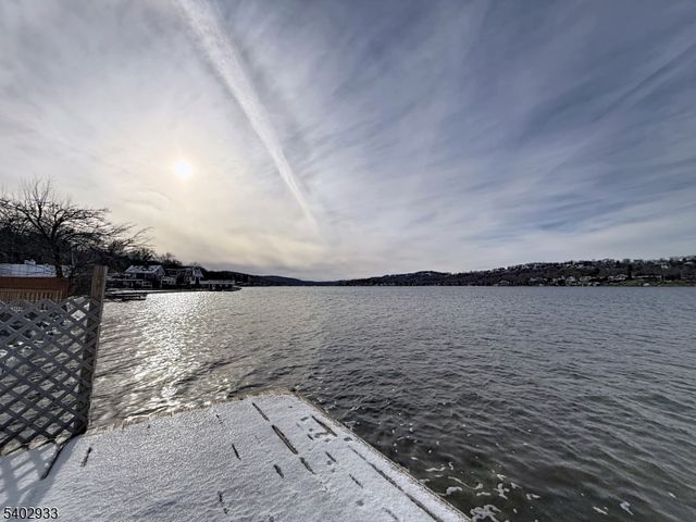 96 E Shore Trl, Sparta Twp., NJ 07871