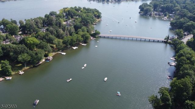 96 E Shore Trl, Sparta Twp., NJ 07871