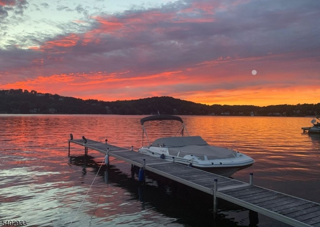 96 E Shore Trl, Sparta Twp., NJ 07871