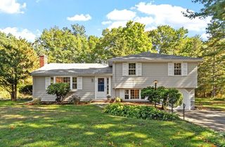 81 Greenwood Rd, Andover, MA 01810