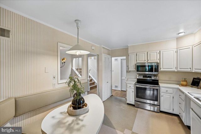 9909 ASHBURTON LN, Bethesda, MD 20817