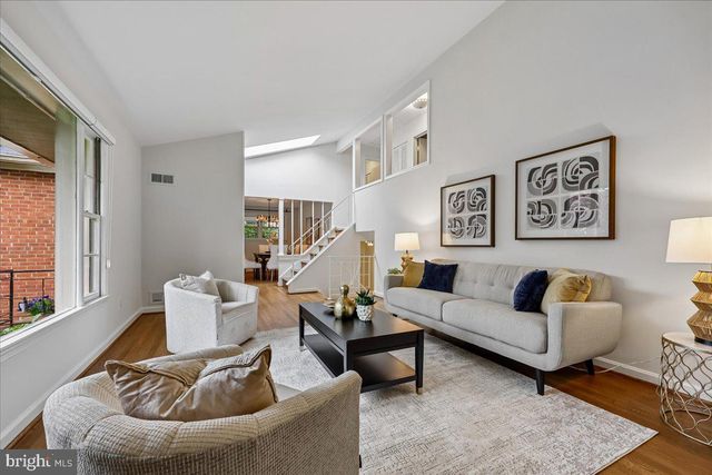 9909 ASHBURTON LN, Bethesda, MD 20817