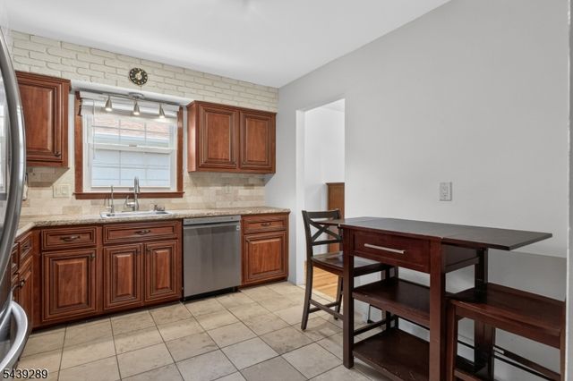 348 W Emerson Ave, Rahway City, NJ 07065
