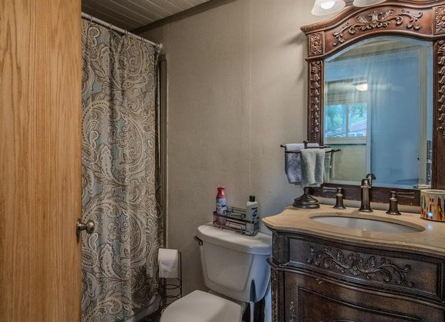 712 S Lagrave Street, Paw Paw, MI 49079