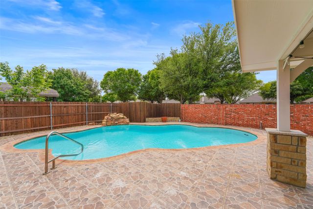 1015 Fleetwood Cove Drive, Grand Prairie, TX 75052