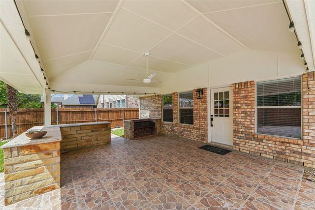 1015 Fleetwood Cove Drive, Grand Prairie, TX 75052