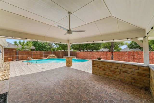 1015 Fleetwood Cove Drive, Grand Prairie, TX 75052