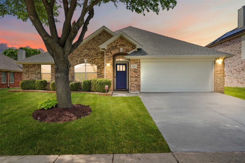 1015 Fleetwood Cove Drive, Grand Prairie, TX 75052